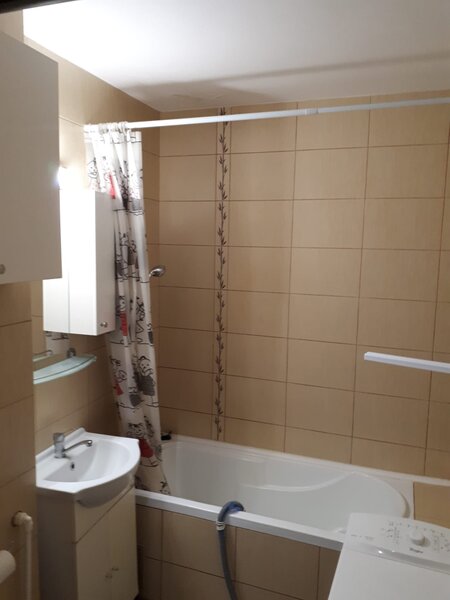 Eroii Revolutiei, Piata Progresu